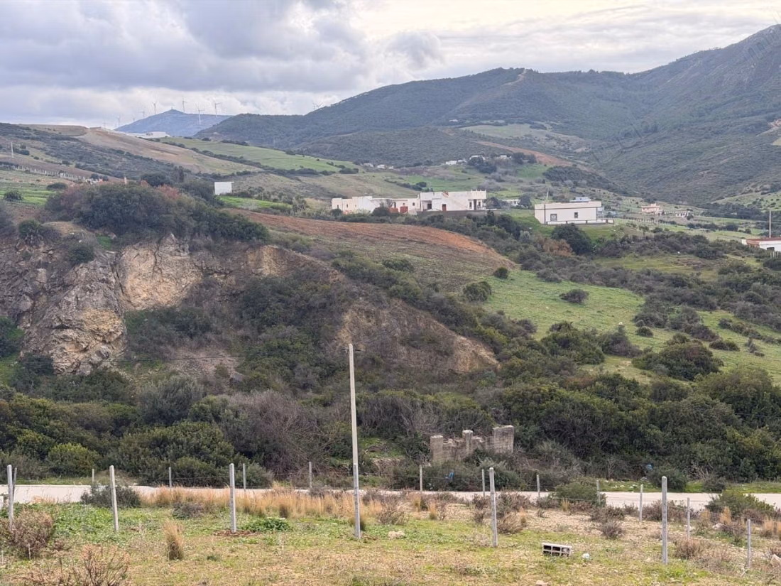 Terrain à la vente à Ksar Sghir. Superficie 640 m²