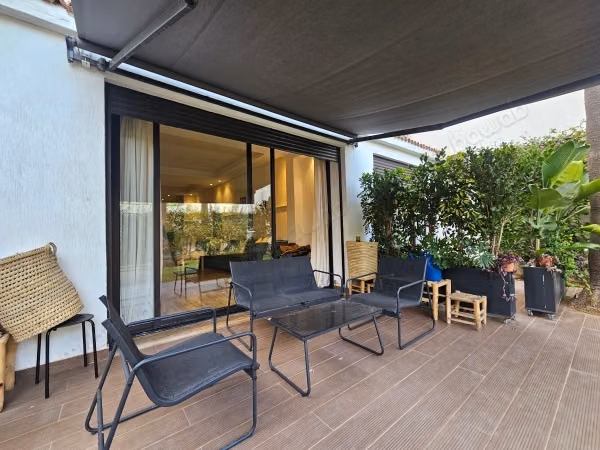 Te huur Tuin niveau appartement 2 slaapkamers in Ain Diab