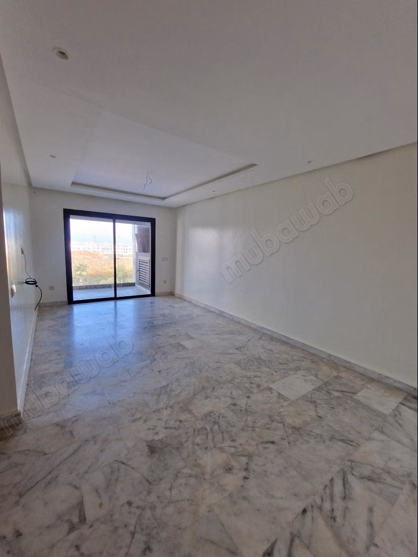 Empty apartment located in Mimoza