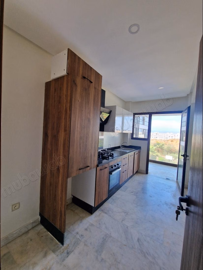 Empty apartment located in Mimoza