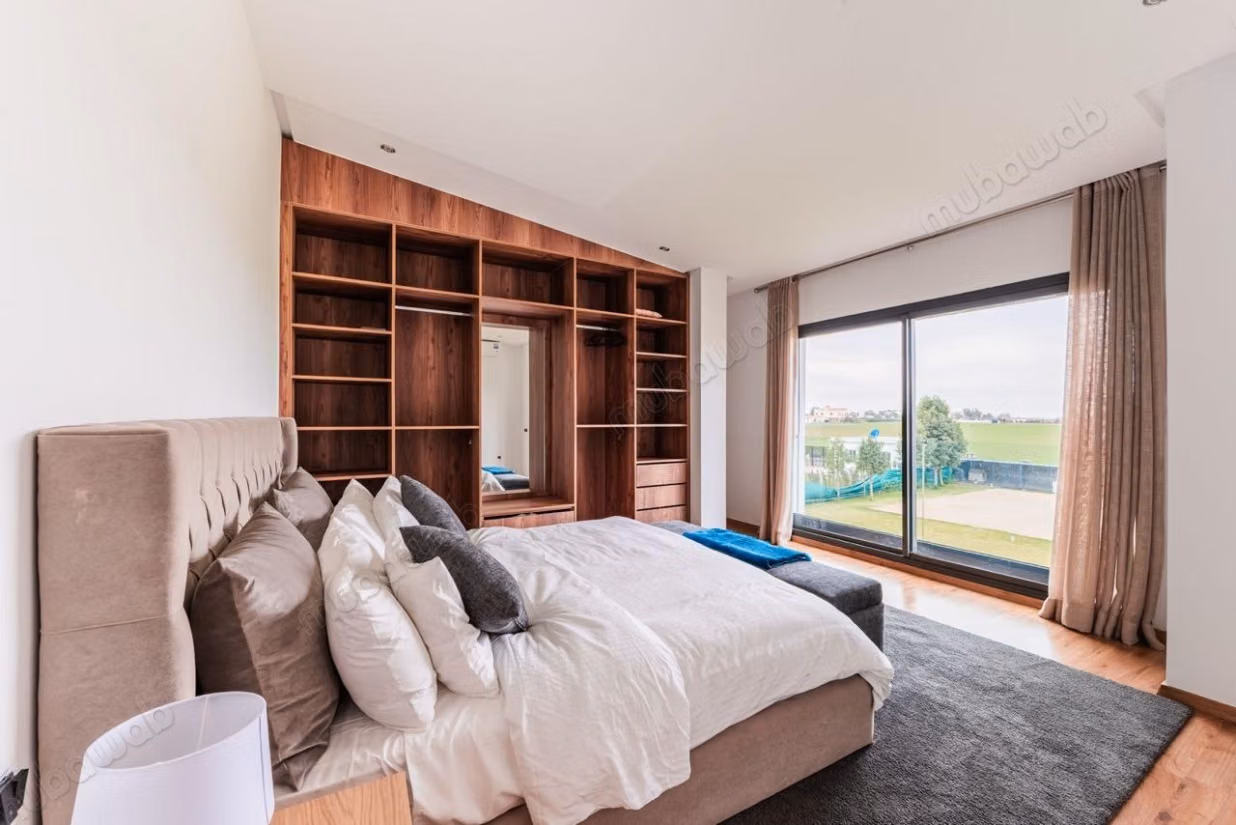 Hoge standaard boerderij van 11.400 m² in Bsabes