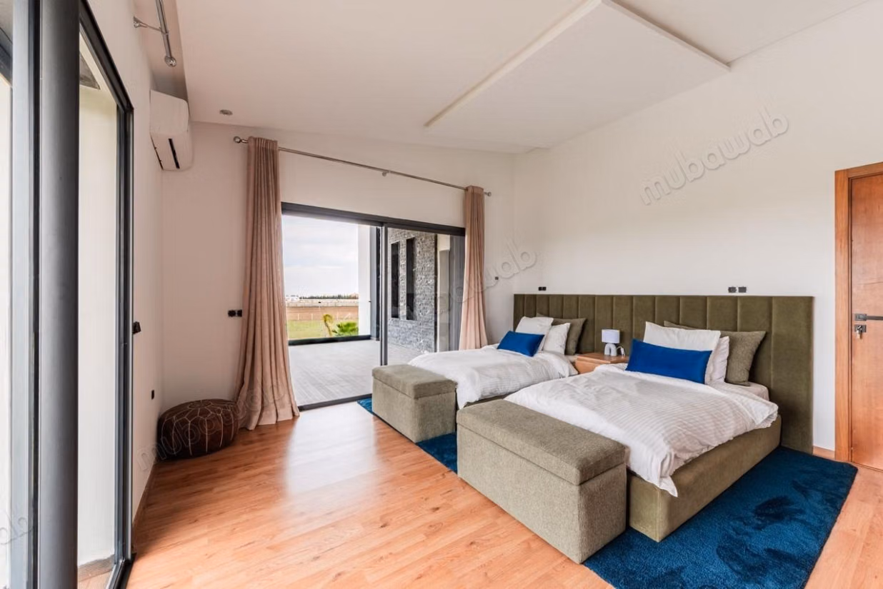 Hoge standaard boerderij van 11.400 m² in Bsabes