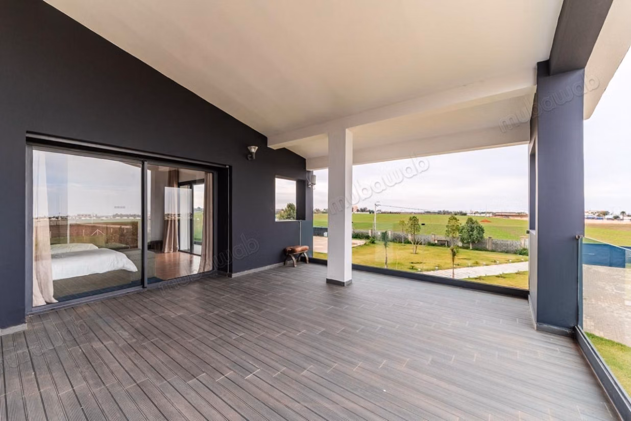 Hoge standaard boerderij van 11.400 m² in Bsabes