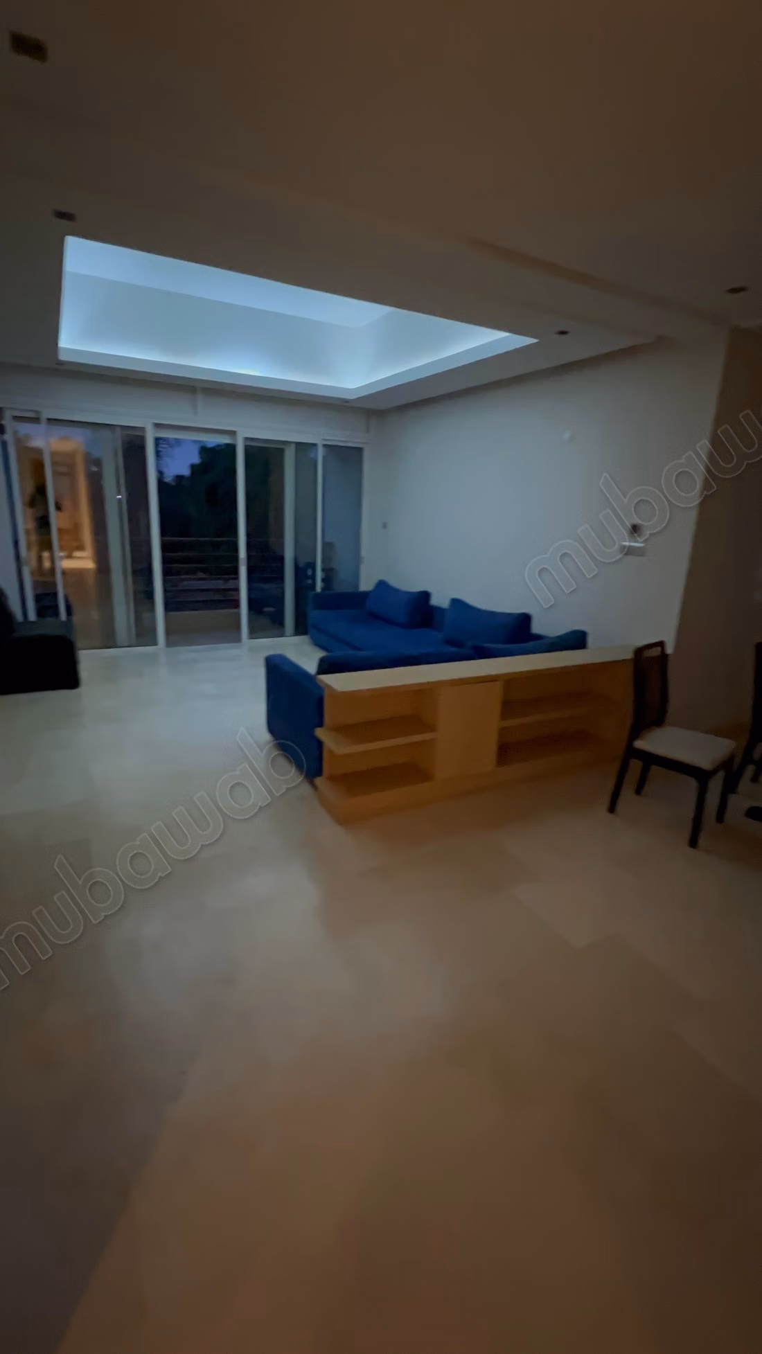 Location villa de haut standing à Ville Verte.
Superficie 1100 m².
Antenne parabolique et sécurité