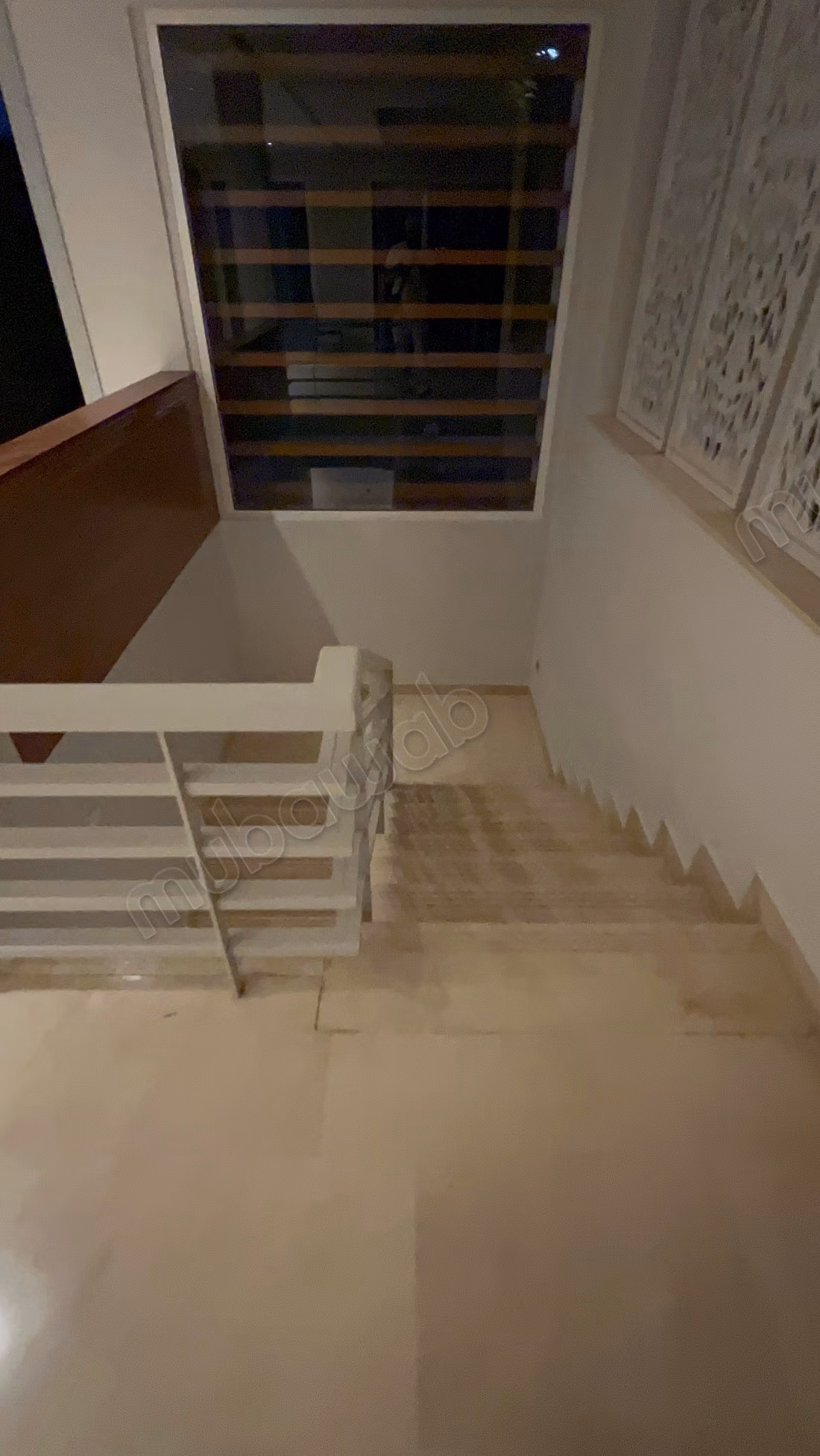 Location villa de haut standing à Ville Verte.
Superficie 1100 m².
Antenne parabolique et sécurité