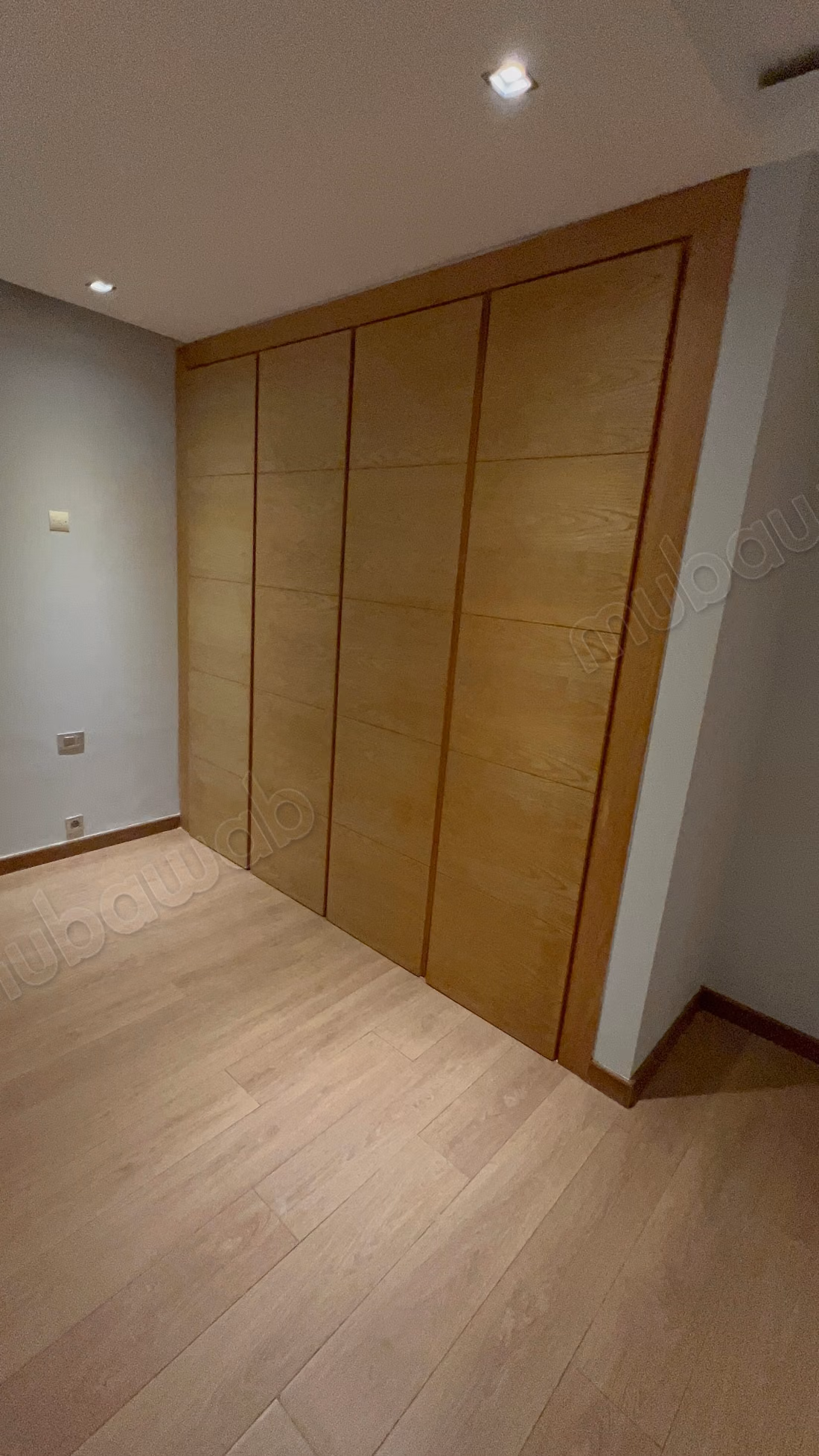 Location villa de haut standing à Ville Verte.
Superficie 1100 m².
Antenne parabolique et sécurité