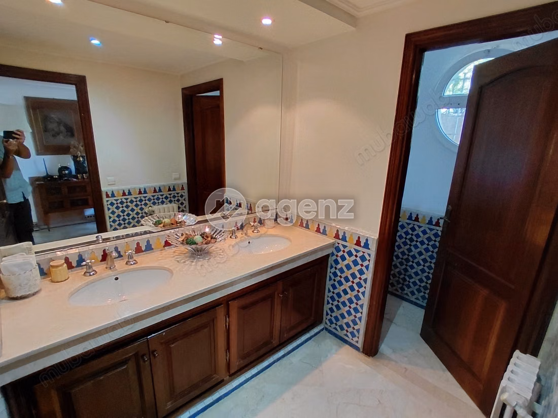 Villa in vendita di 1.000 m², 5 camere California Casablanca