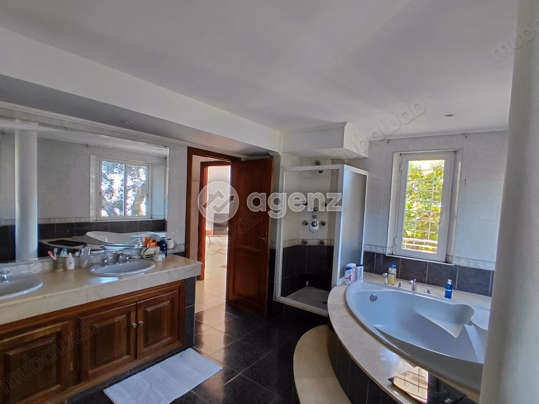 Villa in vendita di 1.000 m², 5 camere California Casablanca