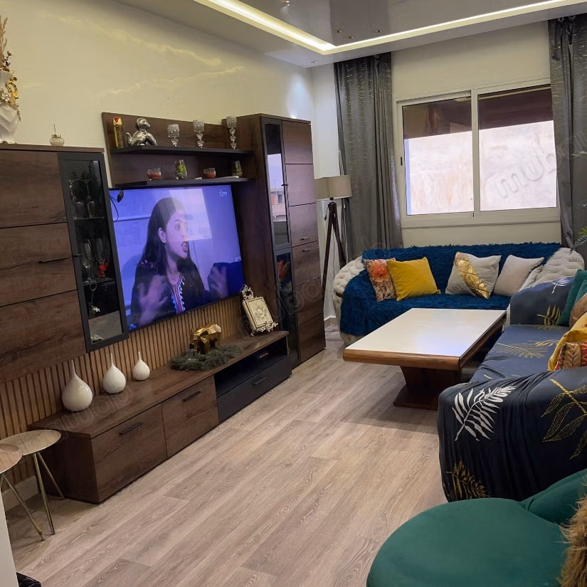 Appartement en vente à Ahlane. 
Surface de 71 m². 
Ascenseur