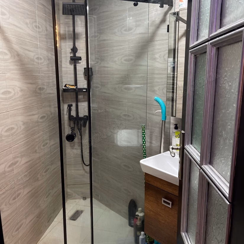 Appartement en vente à Ahlane. 
Surface de 71 m². 
Ascenseur