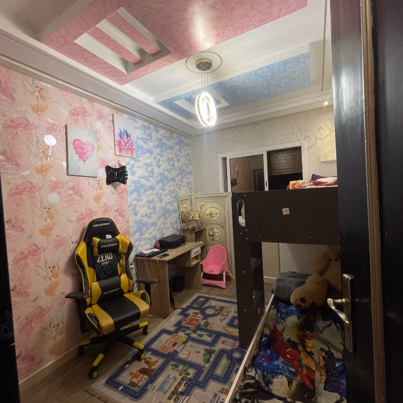 Appartement en vente à Ahlane. 
Surface de 71 m². 
Ascenseur