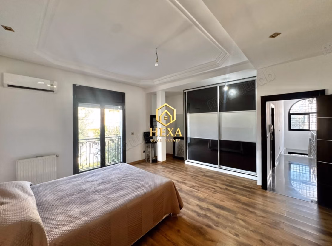 Villa S3 con piscina e giardino a La Soukra