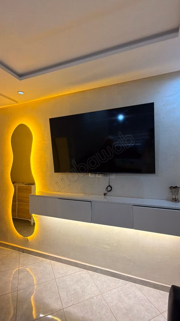Louez cet appartement à Val Fleuri. 
Superficie 76 m². 
Meublé