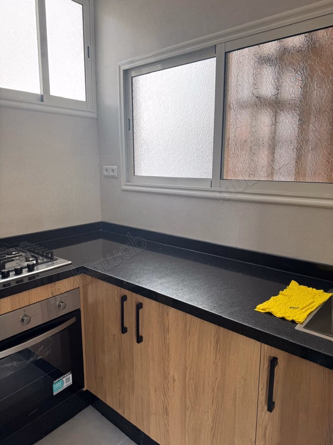 Location d'un appartement à Mers Sultan quartier des hôpitaux rue Abdeslam El khattabi. 
1 belle chambre. Meublé