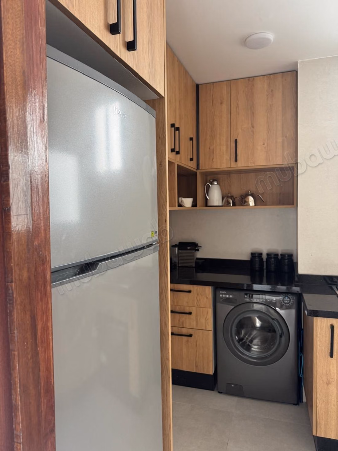 Location d'un appartement à Mers Sultan quartier des hôpitaux rue Abdeslam El khattabi. 
1 belle chambre. Meublé