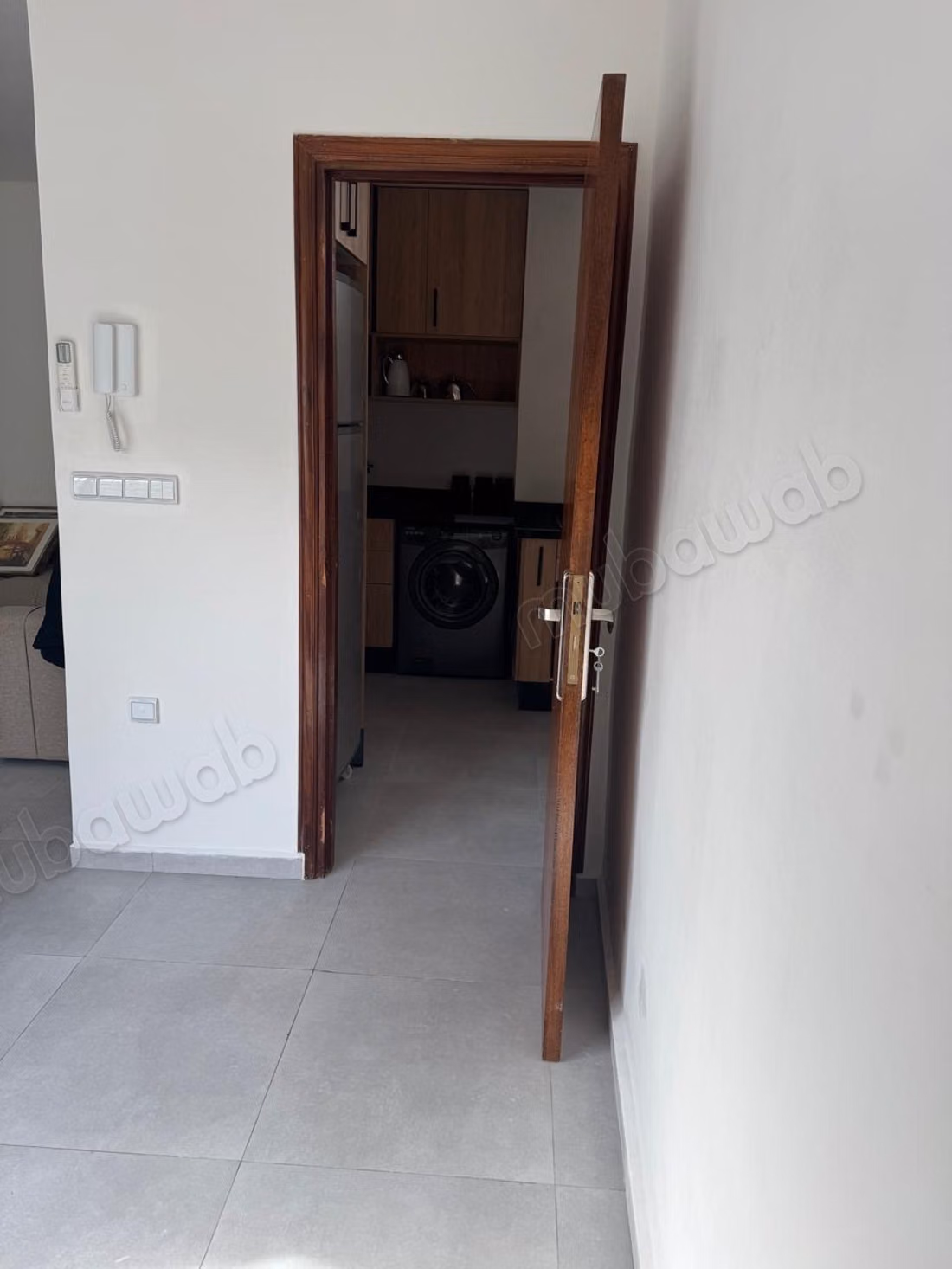 Location d'un appartement à Mers Sultan quartier des hôpitaux rue Abdeslam El khattabi. 
1 belle chambre. Meublé