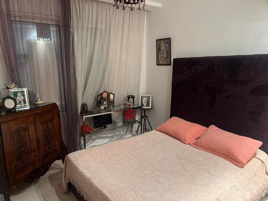 Beautiful apartment for sale in Mosque Erraoudha. 
3 beautiful rooms. 
Double glazed window, Central air conditioning