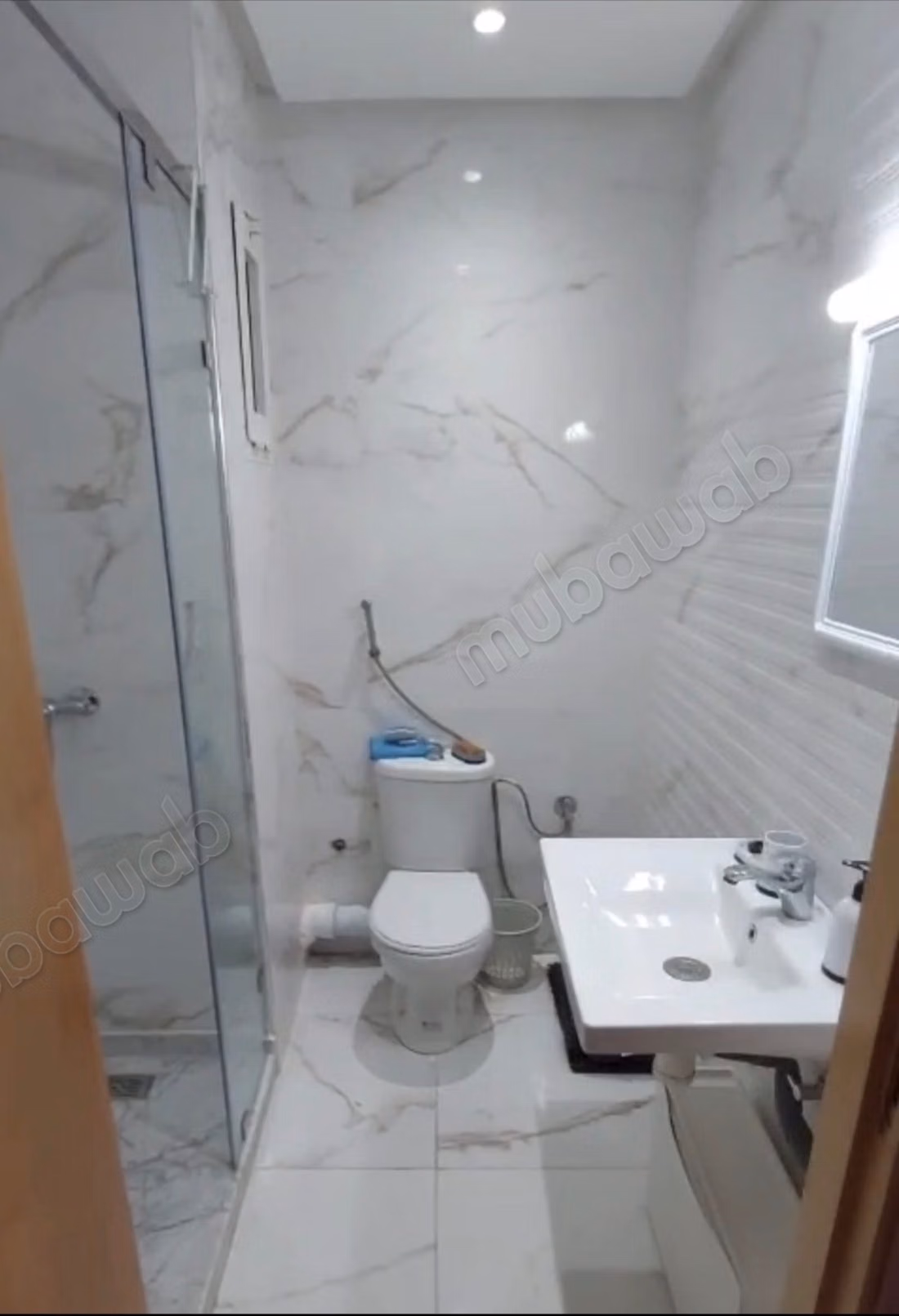 À louer appartement vide avec Piscine