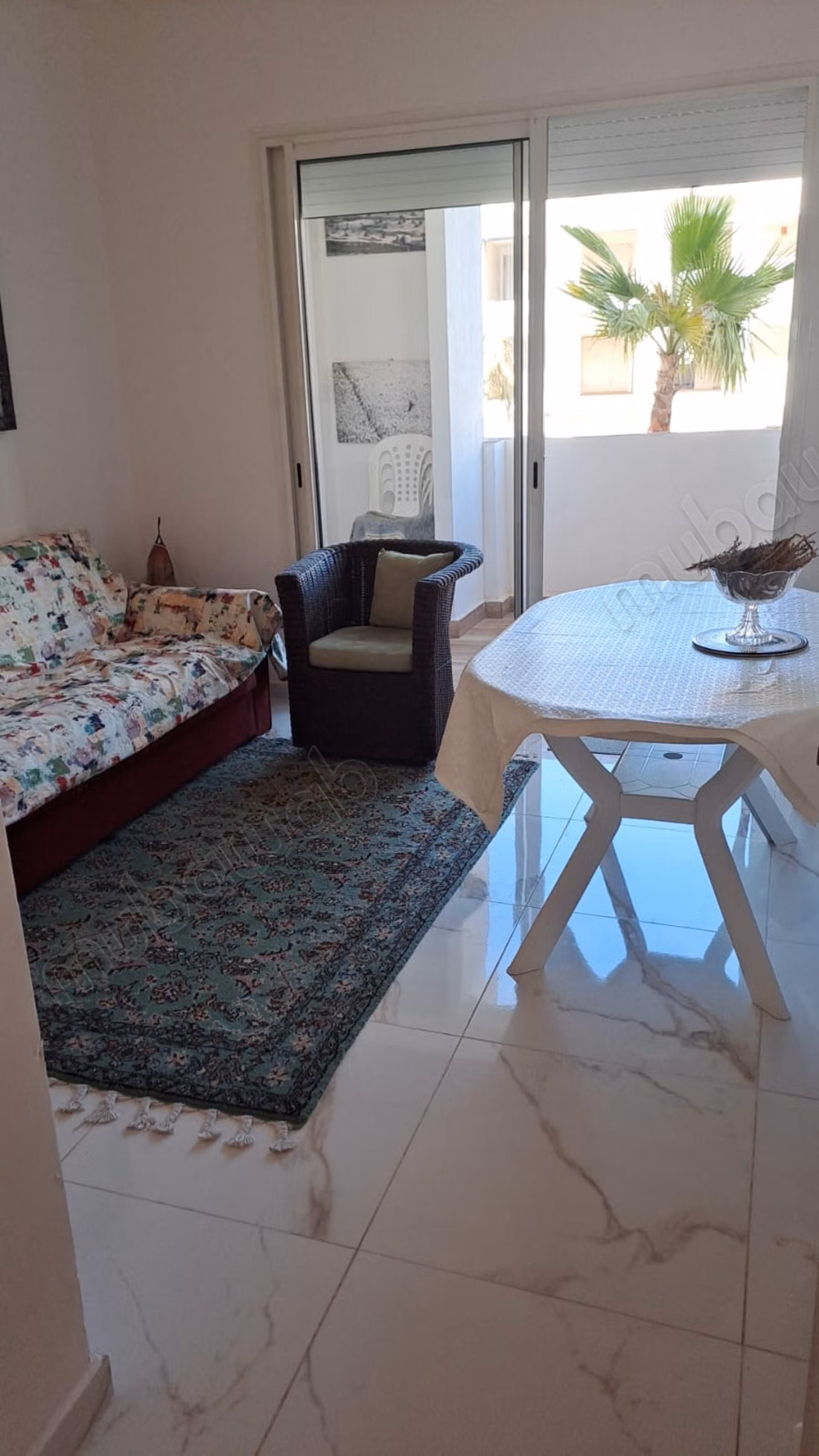 À louer appartement vide avec Piscine