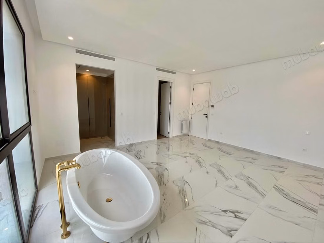 Nuovo attico S3 con piscina e palestra