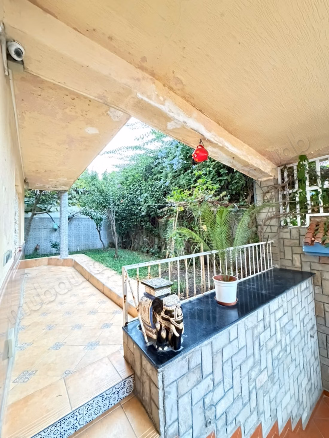 Opportunity not to be missed. Frontline villa by the sea