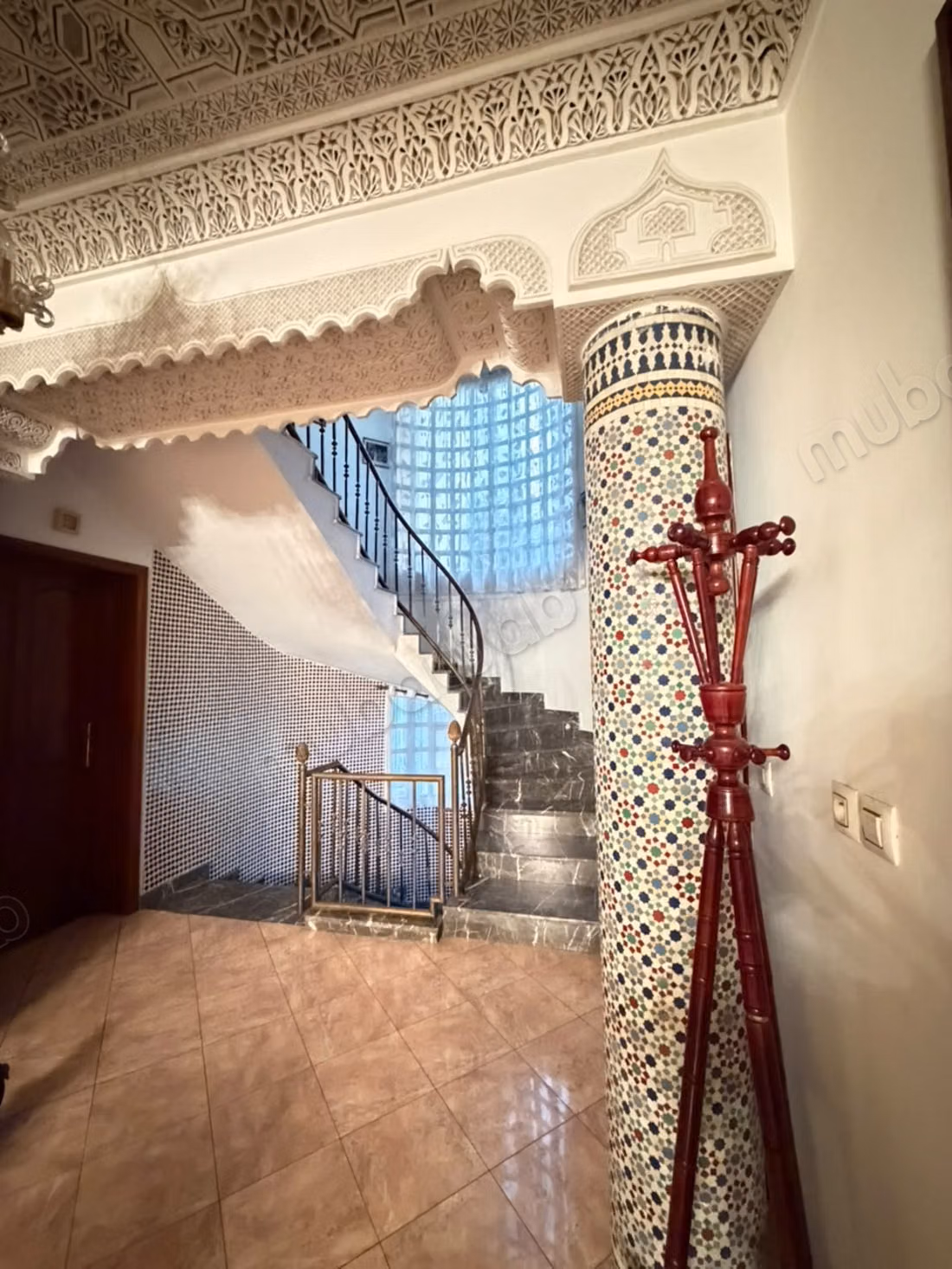 Opportunity not to be missed. Frontline villa by the sea