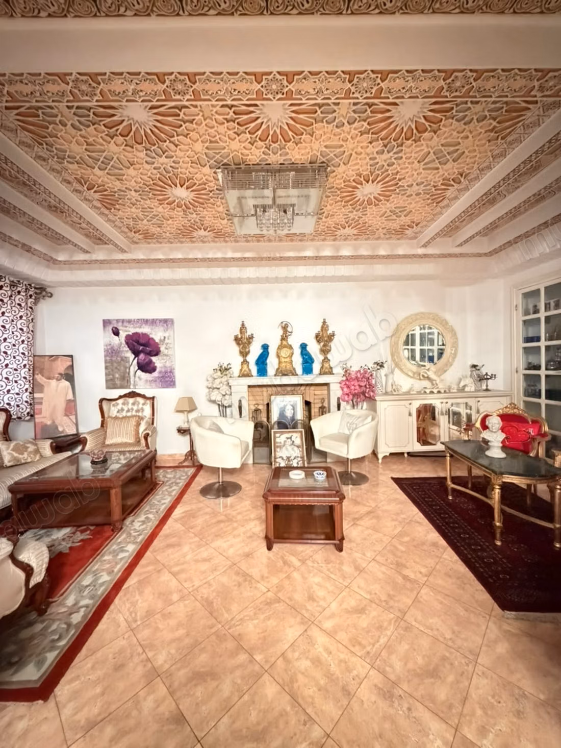 Opportunity not to be missed. Frontline villa by the sea