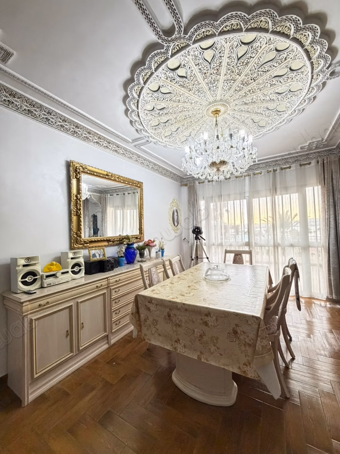 Opportunity not to be missed. Frontline villa by the sea