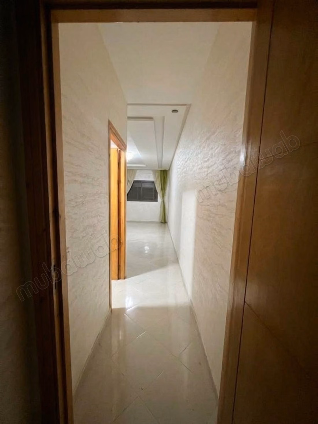 Appartement te koop in Ennajd. 3 comfortabele kamers. Terras en lift