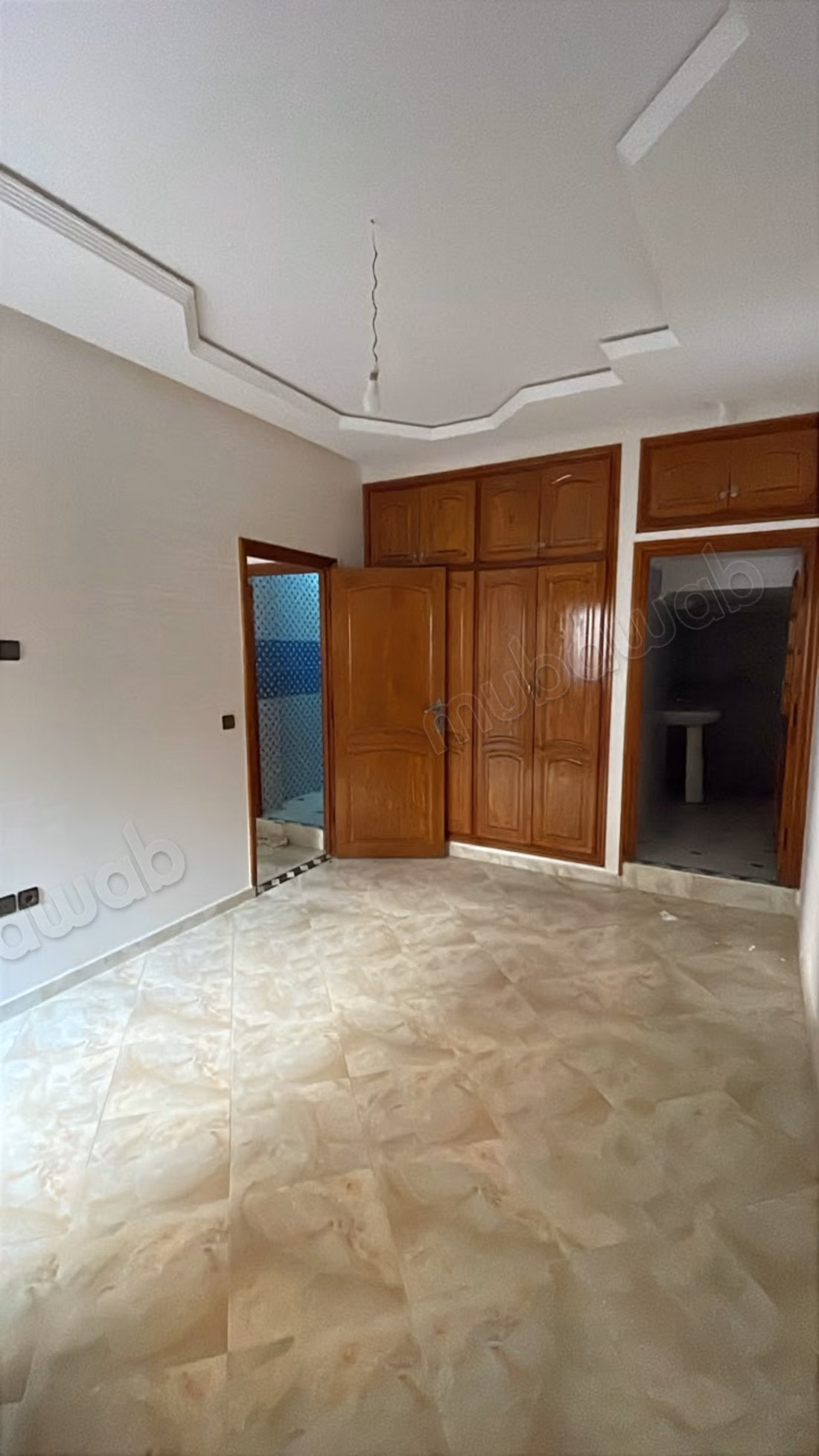 Très belle maison en vente à Ezzohor. 
3 chambres