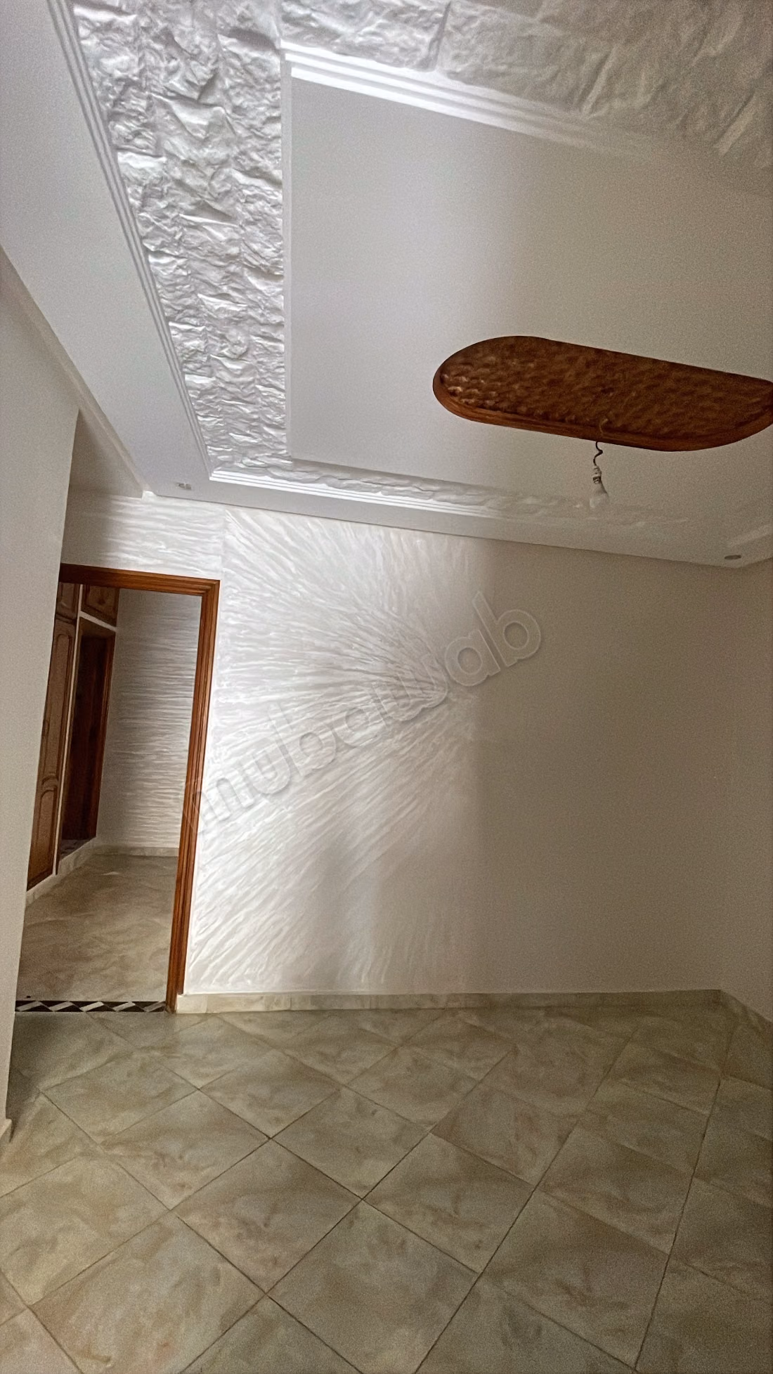 Très belle maison en vente à Ezzohor. 
3 chambres