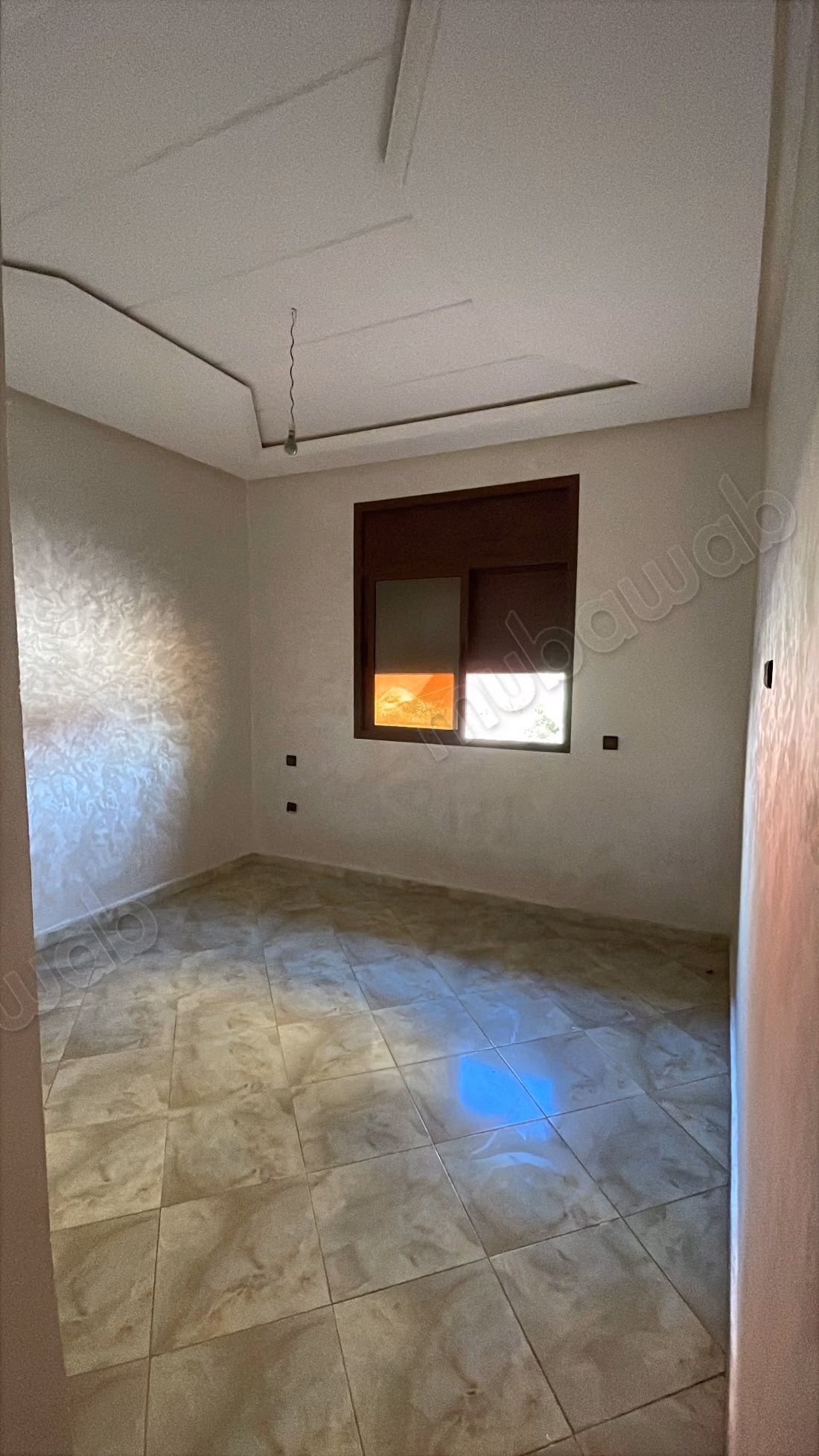 Très belle maison en vente à Ezzohor. 
3 chambres