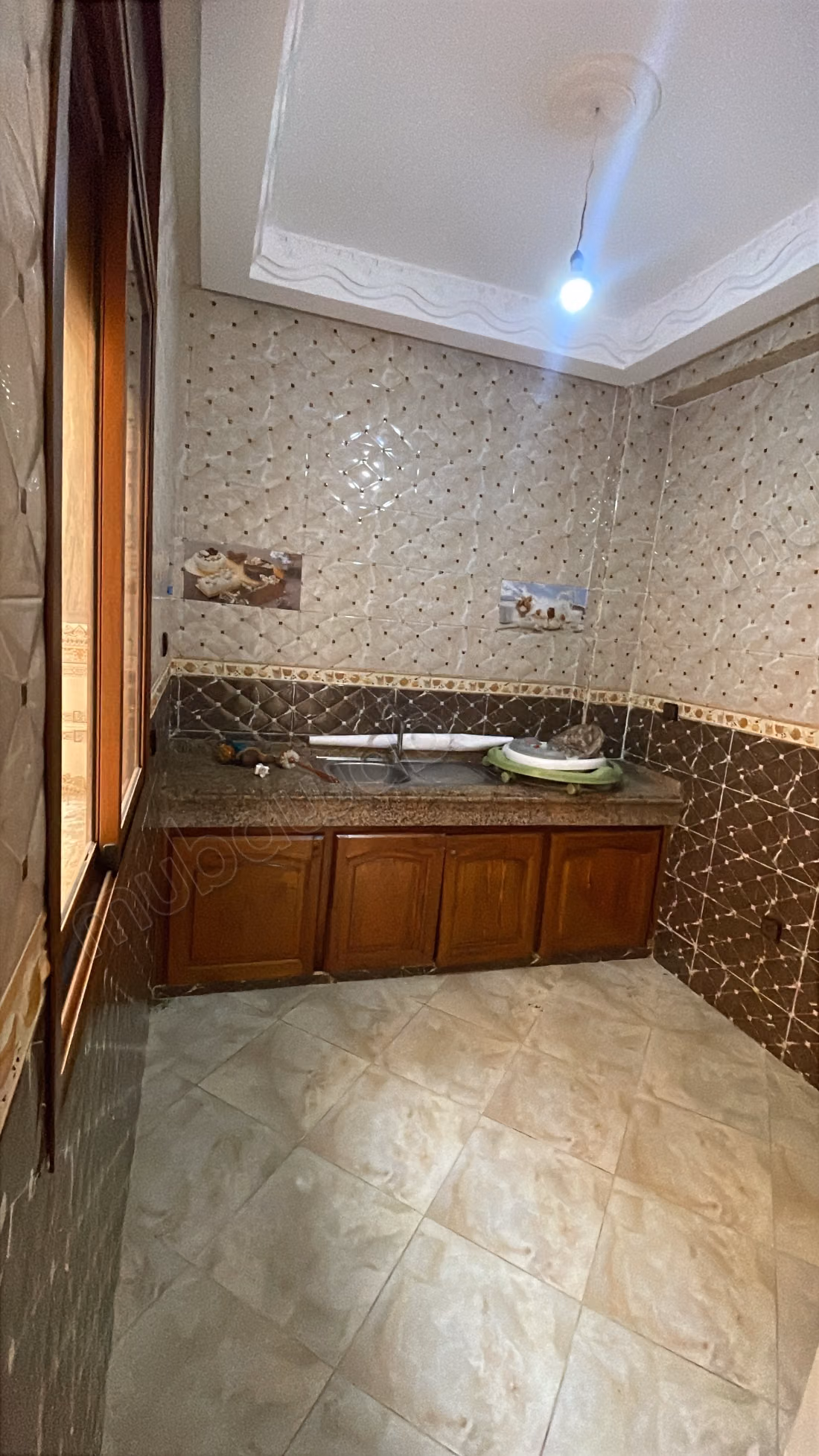 Très belle maison en vente à Ezzohor. 
3 chambres