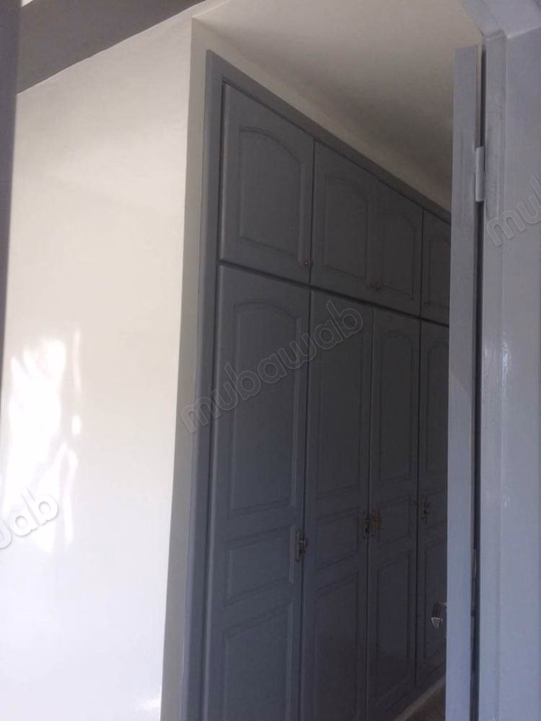 Louez cet bel appartement à Mohammedia. 1 chambre, Salon traditionnel et système d'antenne parabolique