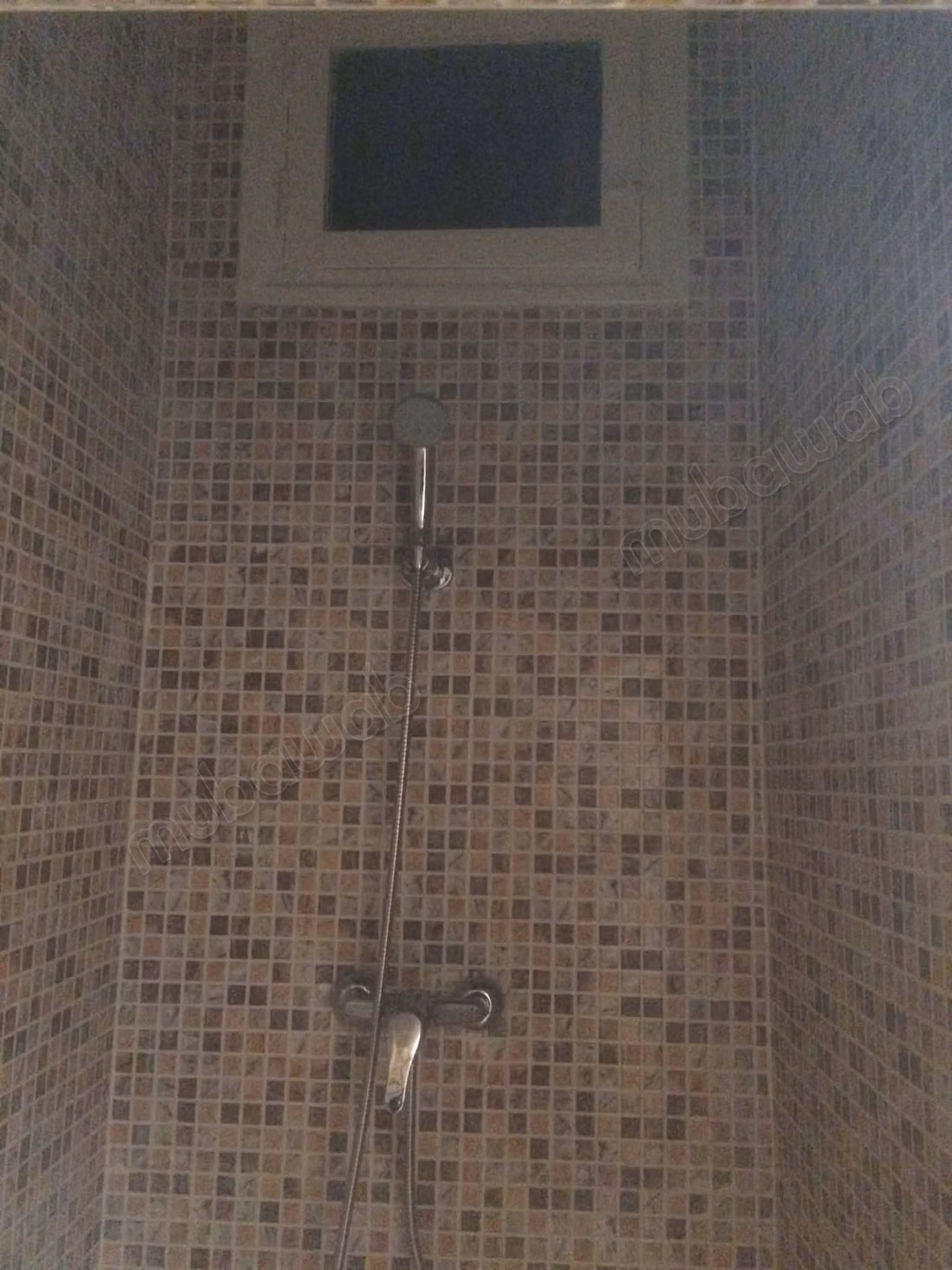 Louez cet bel appartement à Mohammedia. 1 chambre, Salon traditionnel et système d'antenne parabolique