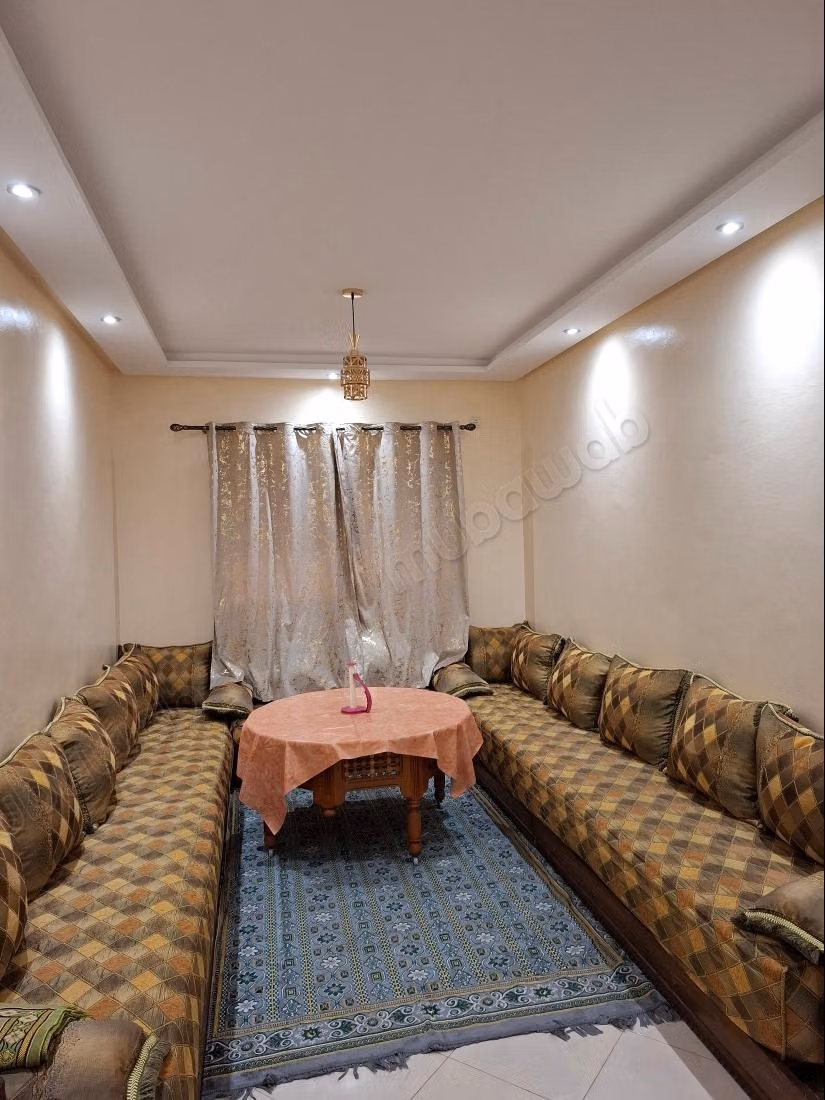 Appartement meublé à louer quotidiennement au premier étage