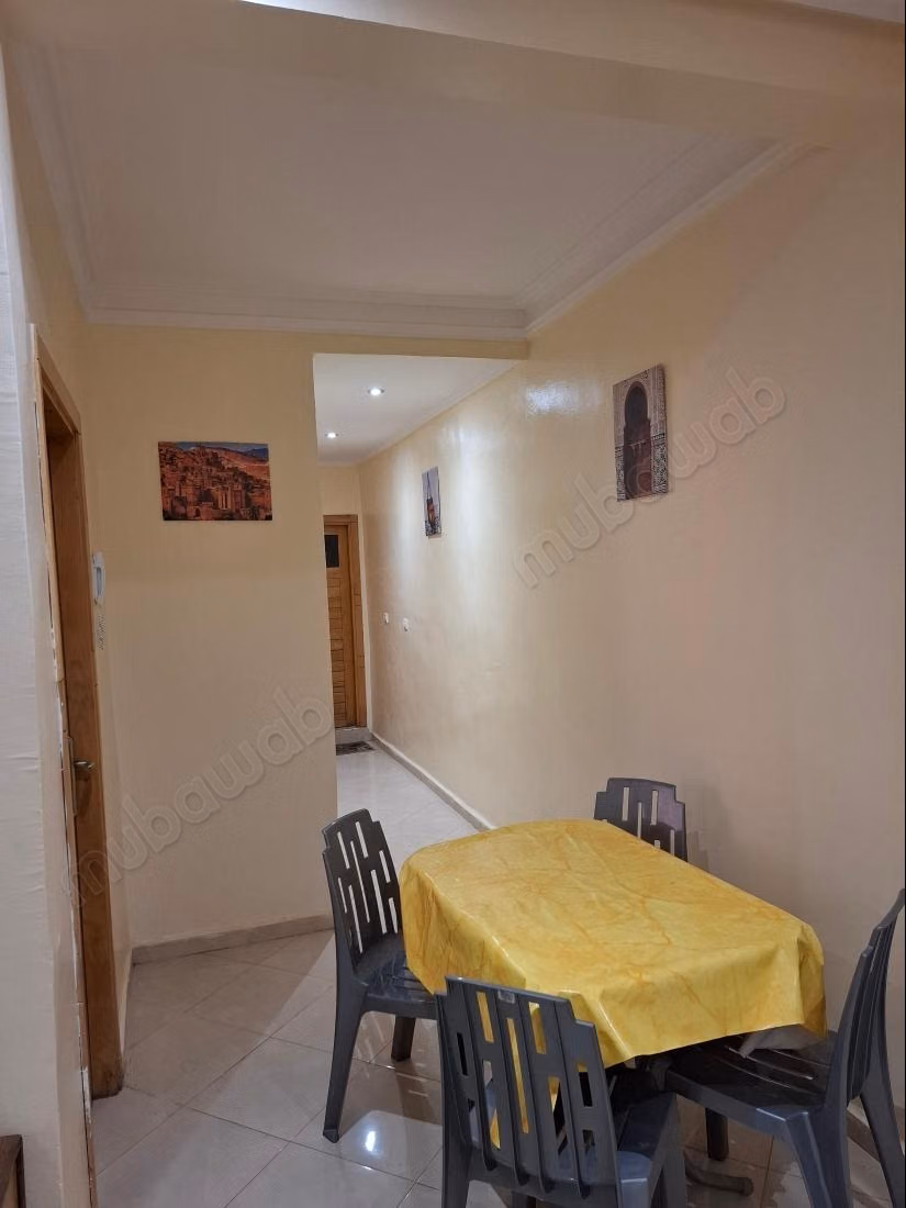 Appartement meublé à louer quotidiennement au premier étage