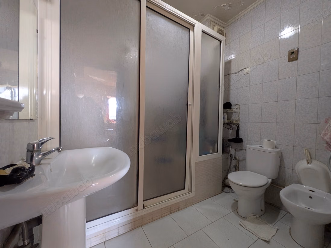 Vend appartement à Val Fleury. 
3 belles chambres. 
Ascenseur