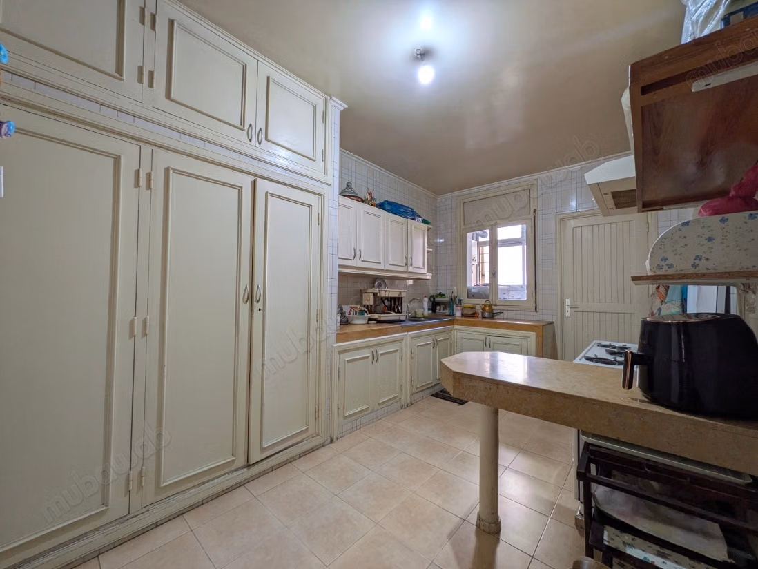 Vend appartement à Val Fleury. 
3 belles chambres. 
Ascenseur