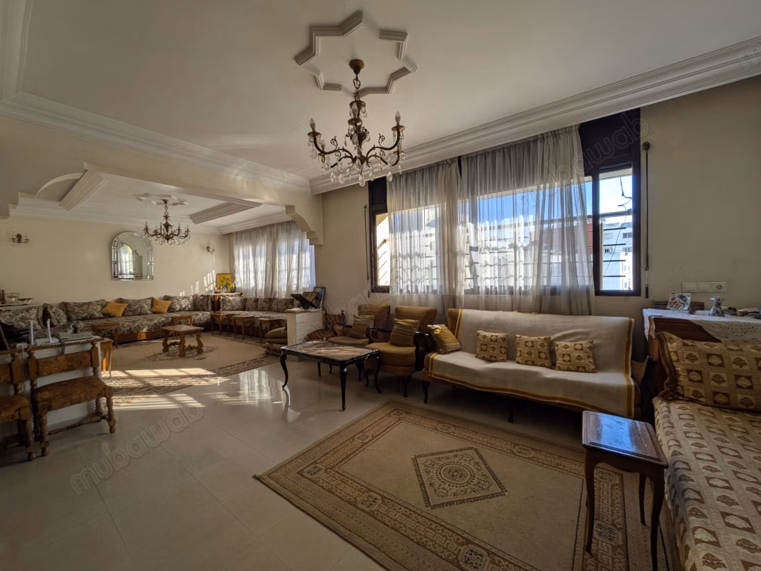 Vend appartement à Val Fleury. 
3 belles chambres. 
Ascenseur