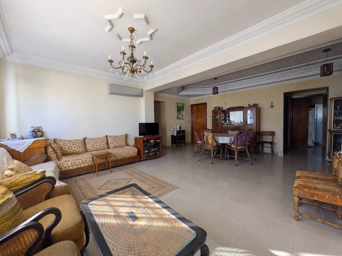 Vend appartement à Val Fleury. 
3 belles chambres. 
Ascenseur