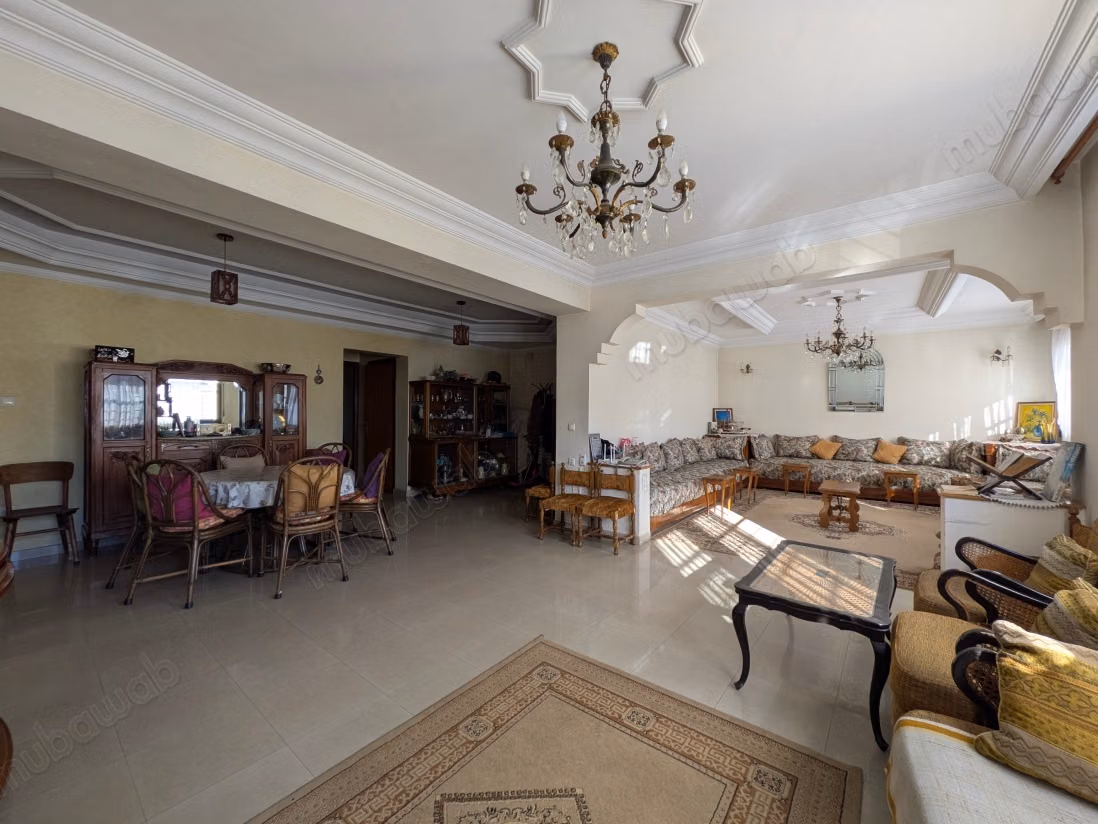 Vend appartement à Val Fleury. 
3 belles chambres. 
Ascenseur