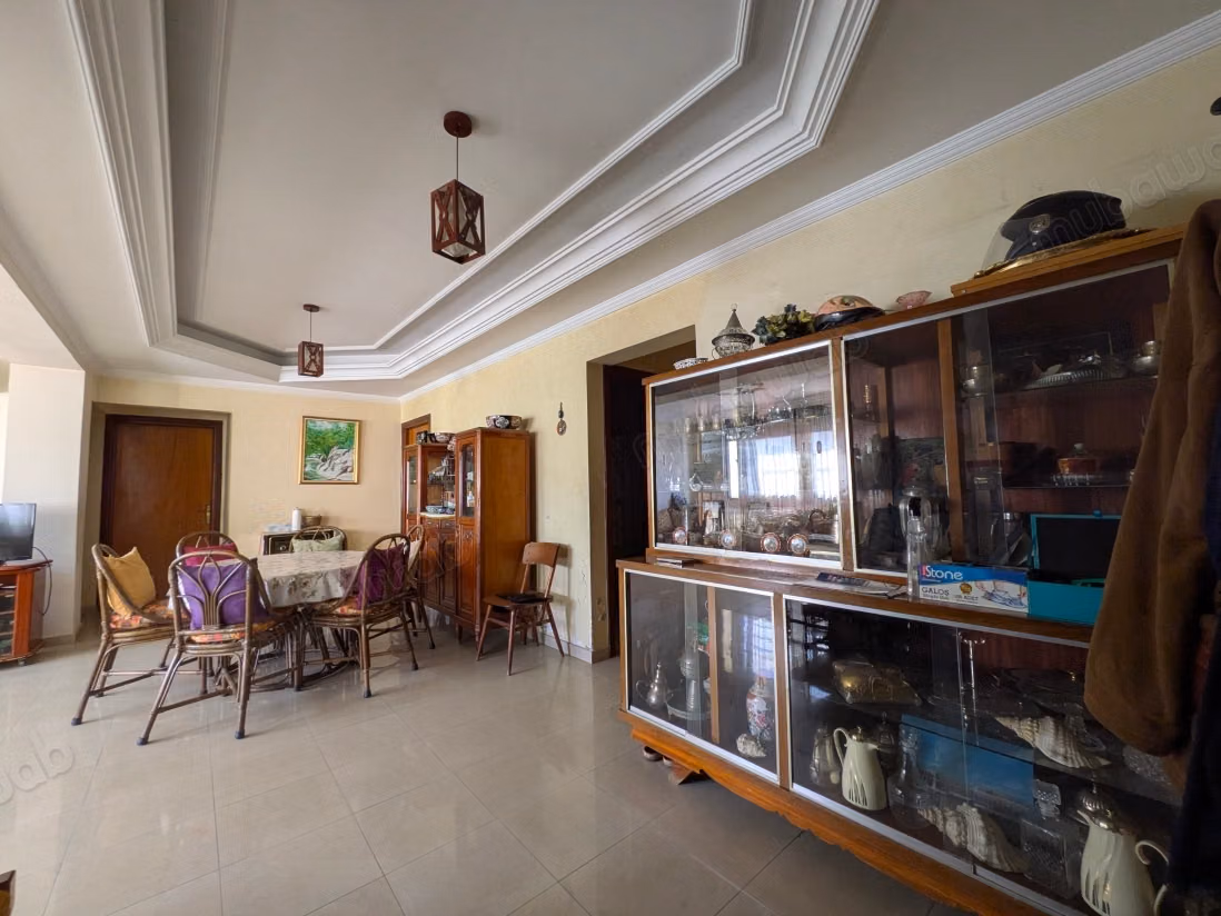 Vend appartement à Val Fleury. 
3 belles chambres. 
Ascenseur