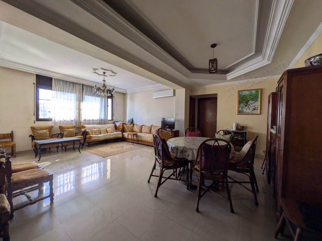 Vend appartement à Val Fleury. 
3 belles chambres. 
Ascenseur