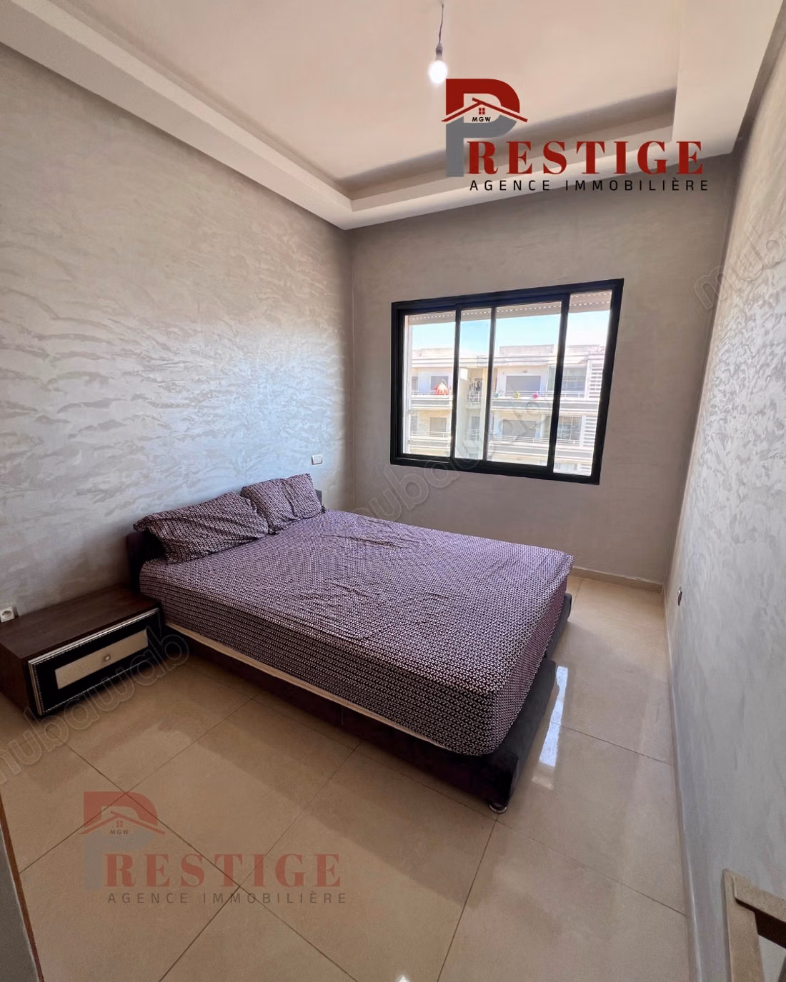 Superbe appartement à louer à El Mansouria. 
5 pièces confortables. 
Meublé