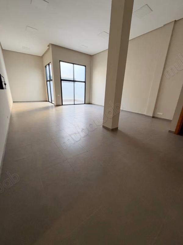 Ufficio Nuovo in Affitto a MAARIF