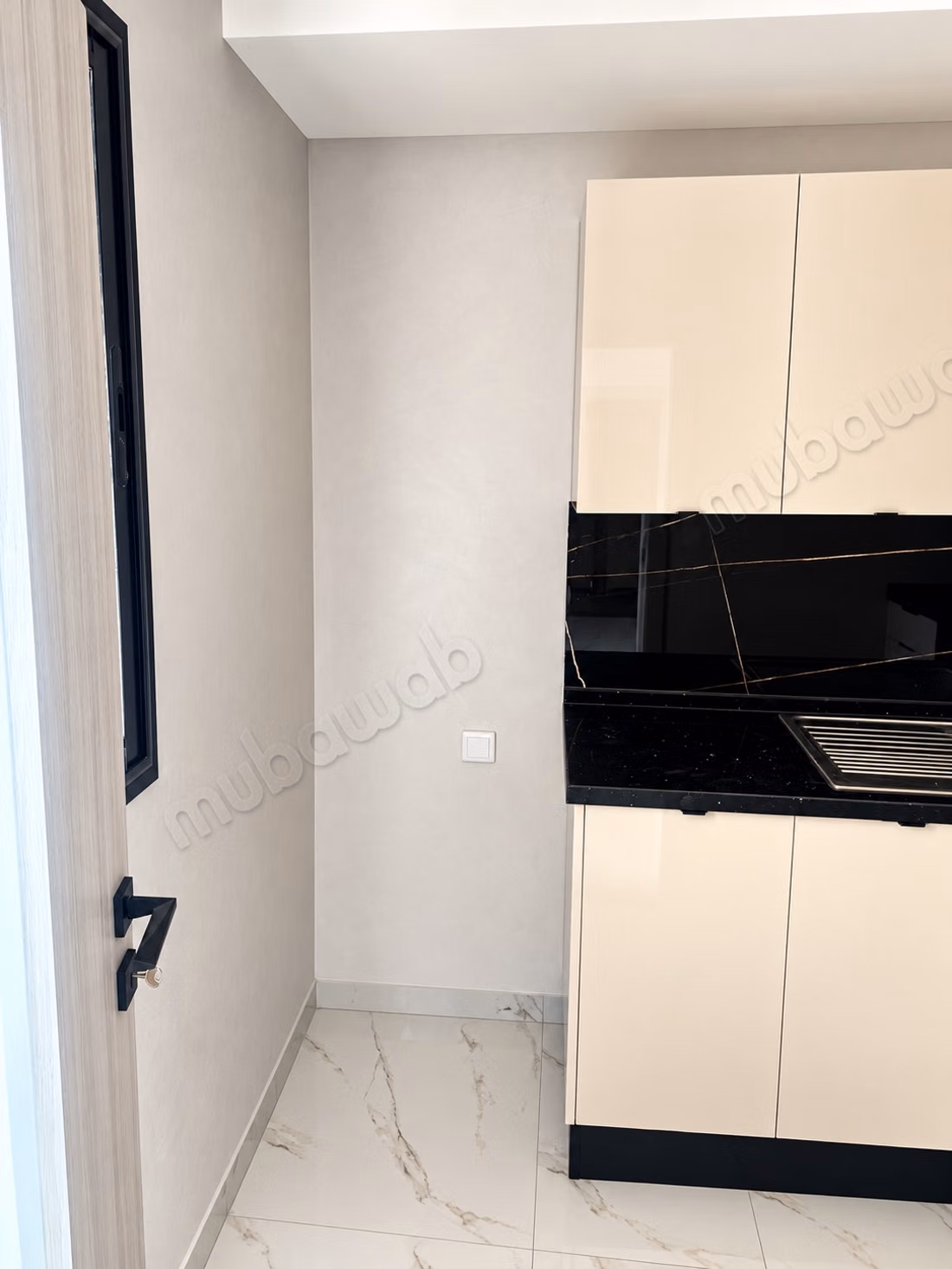 Bel appartement en location à Cité Ennasr 2. 
Superficie 55 m². 
Terrasse et ascenseur