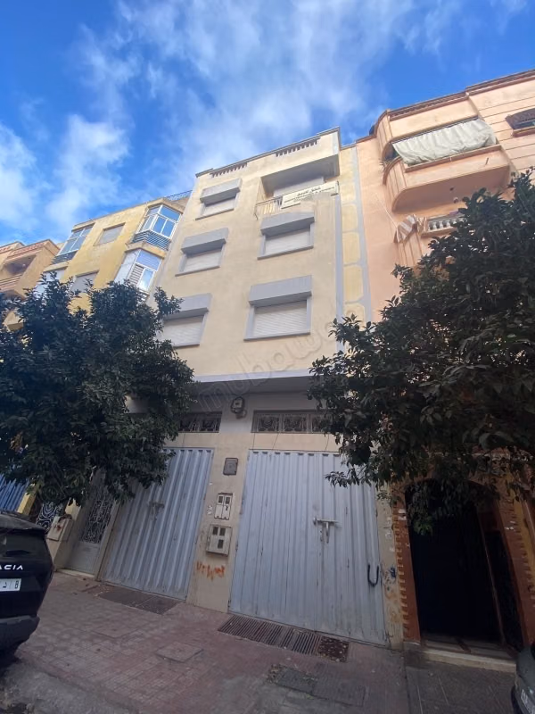 Immeuble avec 3 appartements à vendre