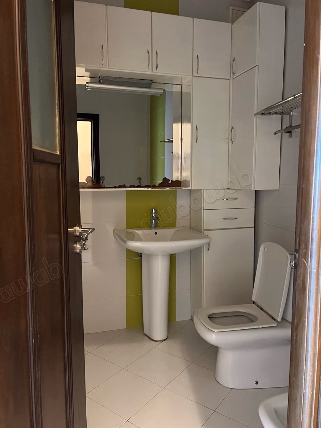 Location d'un appartement à Charf. 
Superficie 124 m². 
Avec ascenseur et terrasse