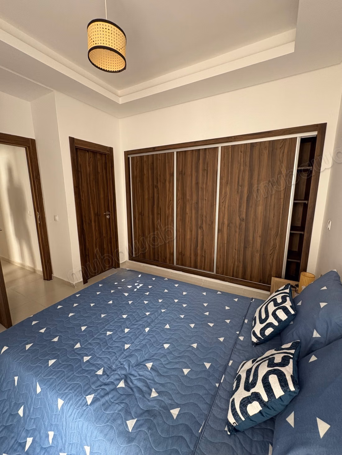 Très bel appartement en location à Anza.
Superficie 72 m².
Meublé